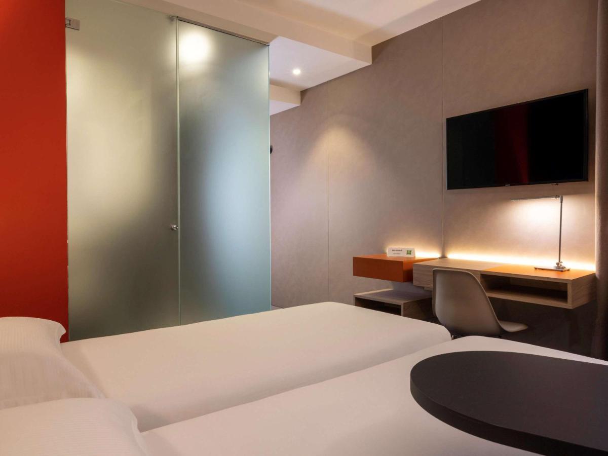 Hotel Ibis Styles Bourg La Reine Exterior foto